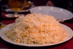 Wird oft zu den Hauptgerichten dazu gereicht: Reis.