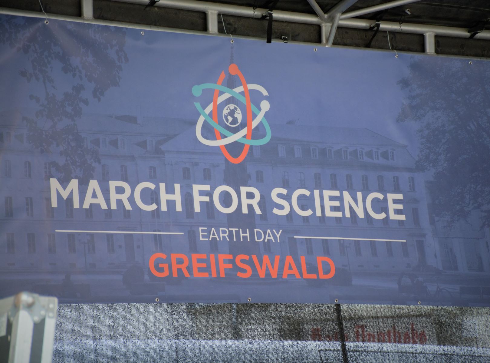 Wissenschaftler aller Länder vereinigt eucht! – March for Science in Greifswald